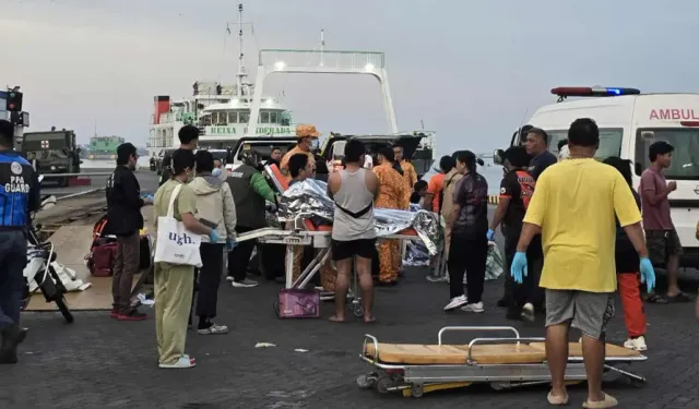 359 kişiyi taşıyan feribot battı: En az 15 ölü!