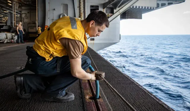 İran teyakkuzda... Amerikan donanması İran açıklarında!