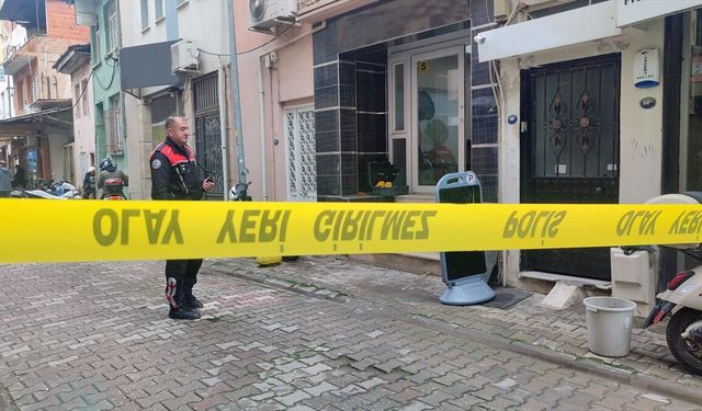 Emlak ofisinde silahlı kavga: 2 kişi ağır yaralı