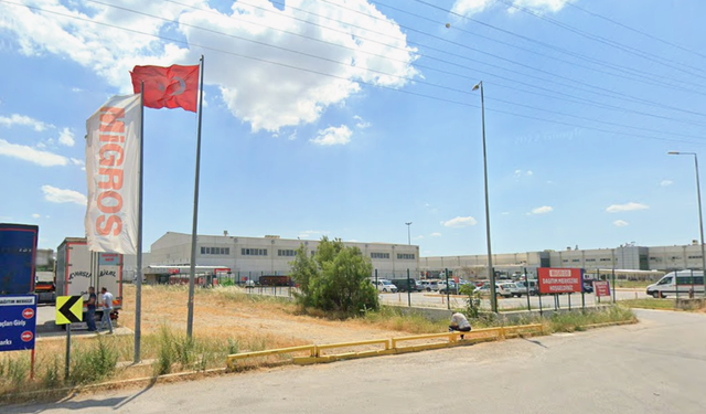 İzmir'deki Migros'ta iş bırakma!