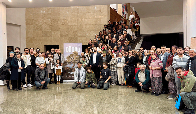 Altın Kozalı "Döngü", İzmir'de gala yaptı