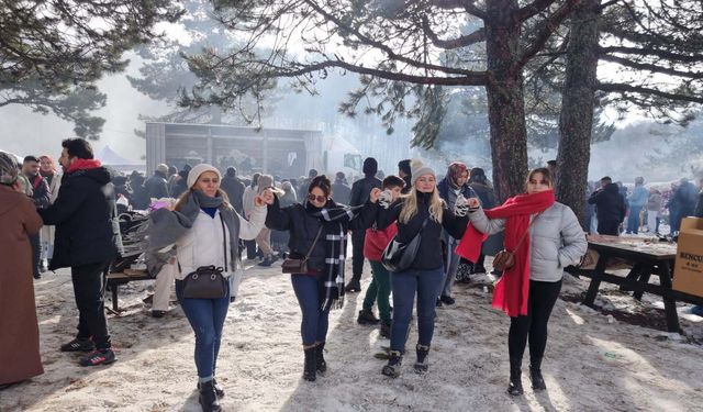 Kütahya’da öğrenciler yararına sucuk festivali