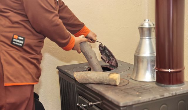 Konak’ta kış dayanışması: Budanan ağaçlar yuvaları ısıtıyor