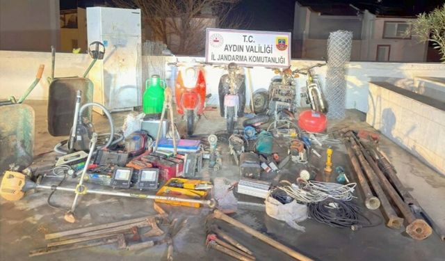 Sağanak sonrası boşaltılan 4 ev soyuldu