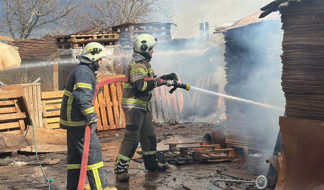 Sobadan çıkan yangını itfaiye söndürdü