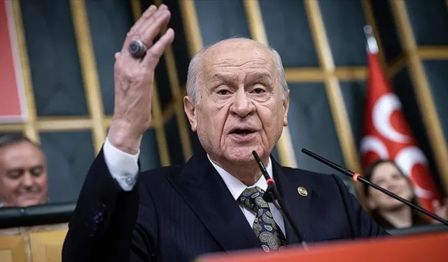 "Türk bayrağı Türk milletidir, herkes aklını başına alsın"