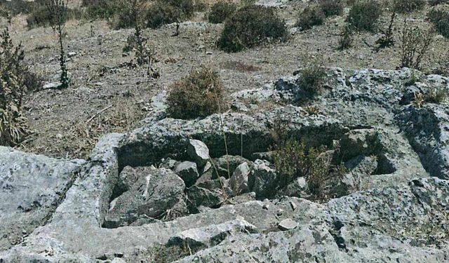 Menemen’de Roma izleri… Çivi bile çakılamayacak!