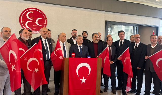 İzmir’den bayrak provokasyonuna sert tepki: Fitneye izin vermeyeceğiz!