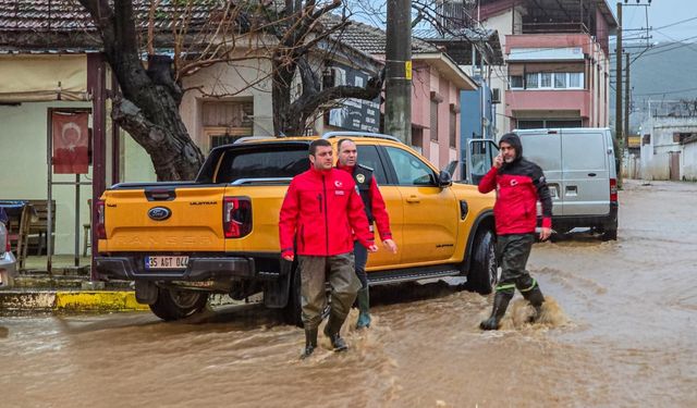 Torbalı'da Başkan Demir sahaya indi