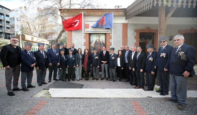 Karşıyaka’da gaziler ve şehit ailelerine anlamlı ziyaret