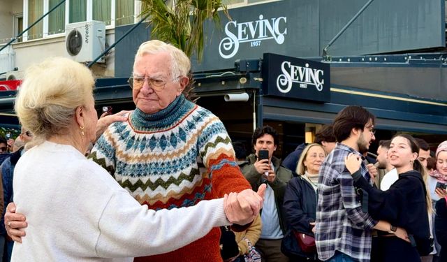 Aşkın melodileri Alsancak’ta yükseldi