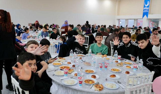 Aliağa’da ilk toplu iftar yapıldı