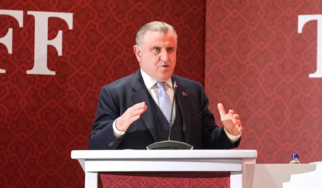 Spor Bakanı Bak'tan 'VAR ziyareti' iddialarına yanıt!