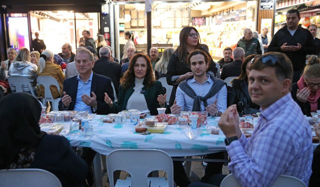 Karşıyaka'da iftar dayanışması