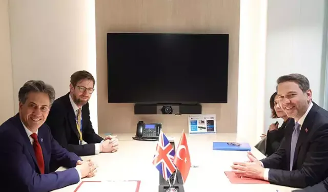 Bakan Bayraktar'dan peş peşe önemli görüşmeler