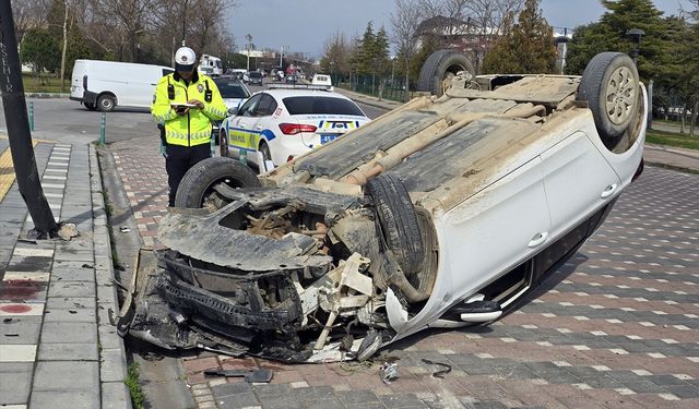 Otomobil takla attı: 2 yaralı!