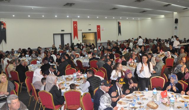 Ödemiş'te şehit aileleri ve gaziler iftarda buluştu