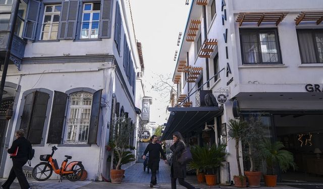 Kordon'daki su baskını turizmi vurdu... Rezervasyonlar iptal!