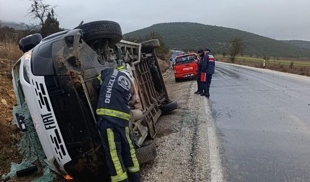 Hastaları taşıyan minibüs devrildi: 9 kişi yaralandı