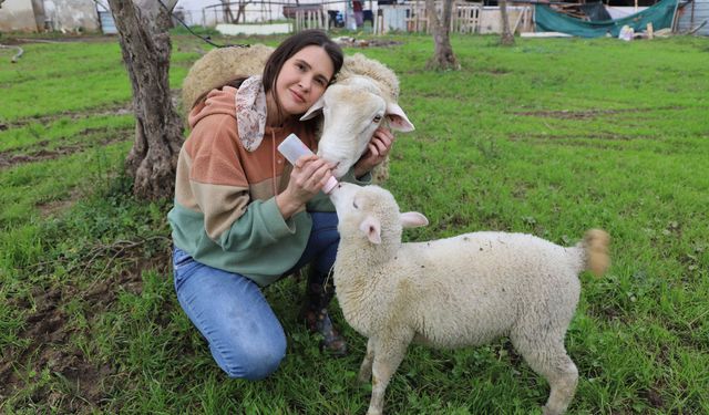 Acil serviste hastalara, çiftlikte hayvanlara şifa dağıtıyor