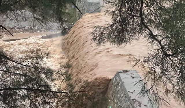 Aydın’da dere taştı: 9 ev tedbir amaçlı tahliye edildi