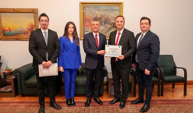 Başkan Eşki ELoGE Ödülü’nü aldı, Özel'i ziyaret etti!