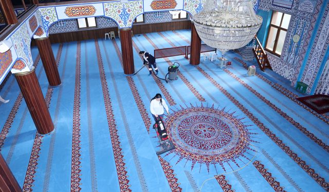 Bayraklı Ramazan’a hazır