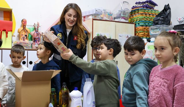 Buca’da minik yüreklerden büyük dayanışma