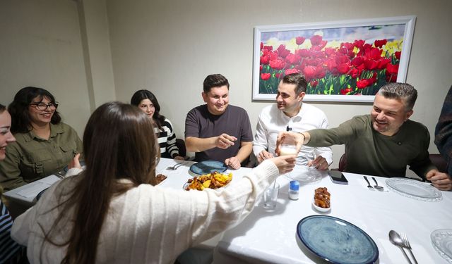 CHP'li Güç ve Başkan Duman, iftarda gençlerle bir araya geldi