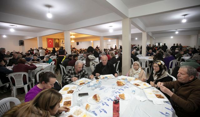 Güzelbahçe’de ilk iftar sofrası kuruldu