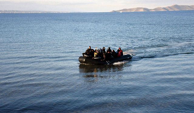 Çeşme açıklarında 39 düzensiz göçmen yakalandı