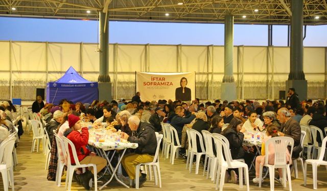 Karabağlar'ın mahallelerinde Ramazan bereketi