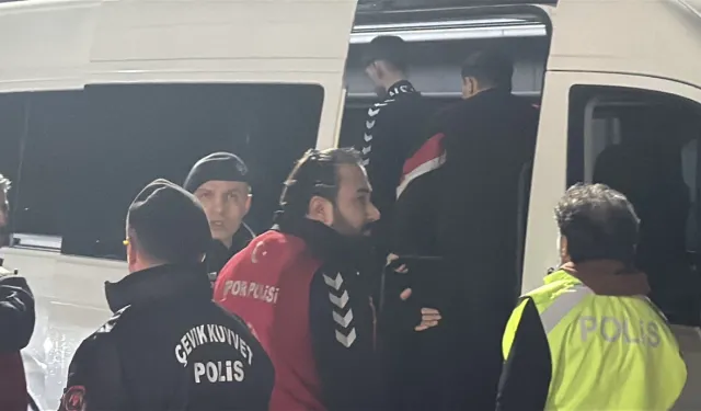 Trabzonspor takım otobüsüne taşlı saldırı: 6 gözaltı