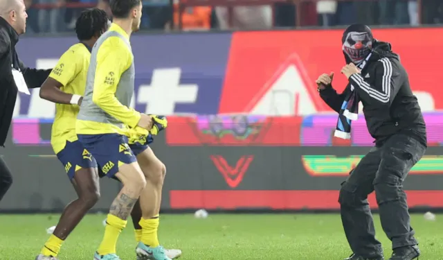 Taraftarlar sahaya inmişti: Trabzon'daki olaylı maç için karar çıktı!