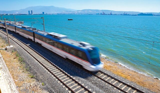 AK Parti’den İZBAN zammı için fırsatçılık eleştirisi… Aliağa-Selçuk arası 166 TL'den 231 TL'ye çıktı!