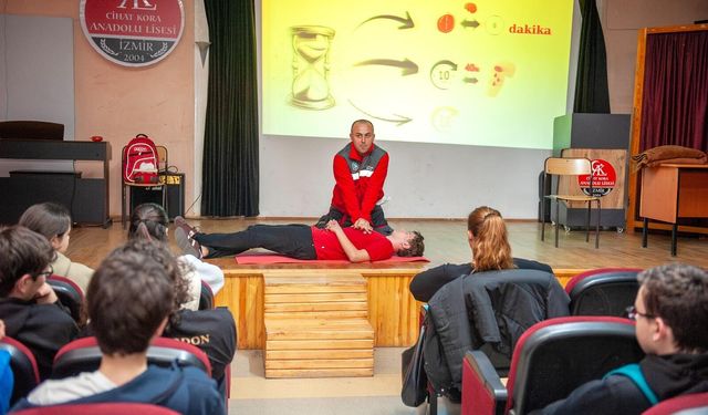 Karşıyakalı gençlere afet eğitimi