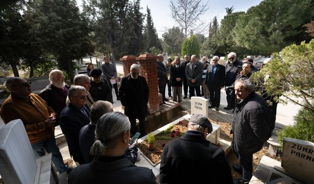 İzmirli usta gazeteci mezarı başında anıldı