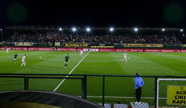 Aliağa’da ilk gece maçı coşkusu
