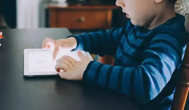 Teklif Meclis'e sunuldu: Sanal medyaya 15 yaş sınırı geliyor