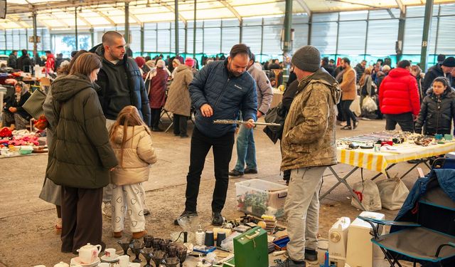 Karşıyaka'da pazar yerlerinde kesici alet satışına son!