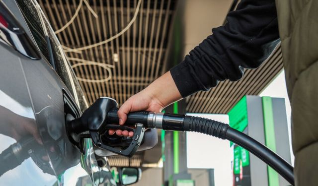 Benzin ve motorine zam pompaya yansıdı