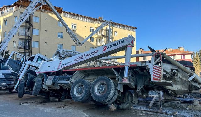 İşçinin acı sonu: Beton pompasının altında can verdi!