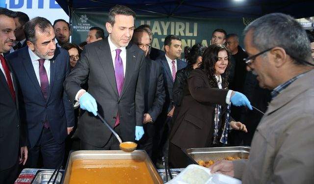 Başkan Çerçioğlu ve Bakan Bayraktar vatandaşlarla iftarda bir araya geldi