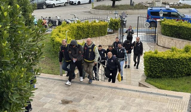 Turist avcılarına darbe: 4 tutuklama!