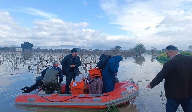 Zamana karşı yarış: 10 kişi son anda kurtarıldı!