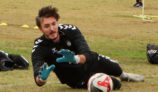 Altay'a kaleci dayanmıyor!