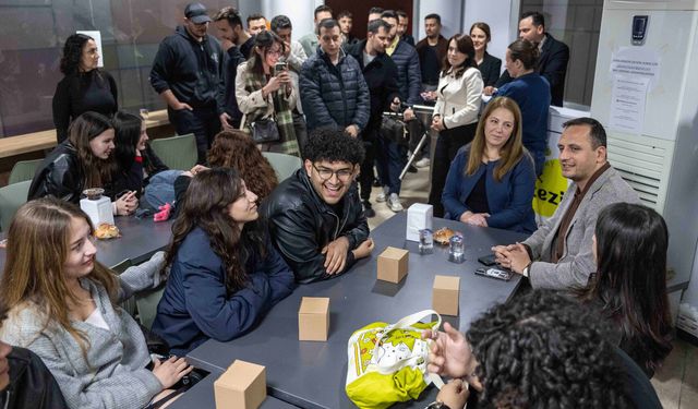 Bornova’da gençler aynı sofrada buluştu