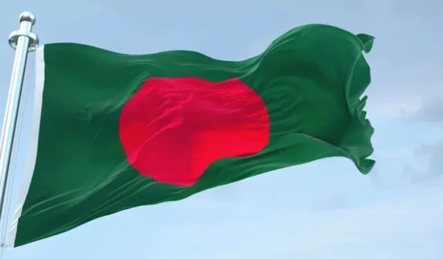 Bangladeş'te yolcu otobüsü nehre düştü: 24 ölü