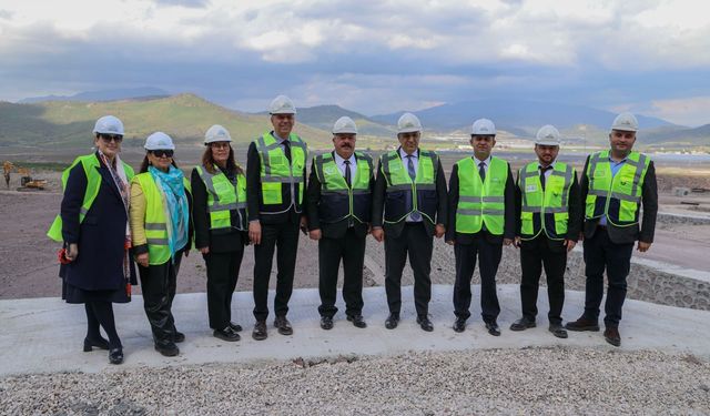 Avrupa’nın en büyük sera kümelenmelerinden biri Dikili’de yükseliyor!