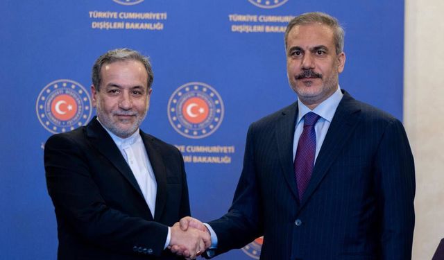 Dışişleri Bakanı Fidan, İranlı mevkidaşı Arakçi ile görüştü